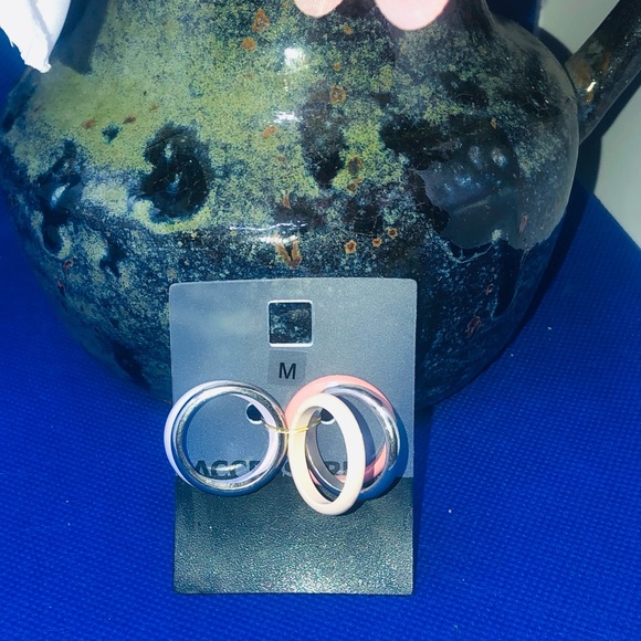 Multicolored Costume Fashion Rings - Picture 3 of 3